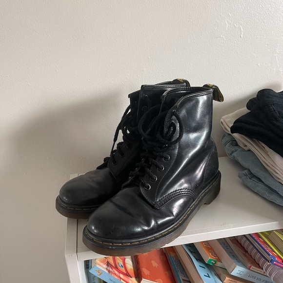 🖤〰 2009 Airwave With Bouncing Soles Dr. Martens - Picture 1 of 6